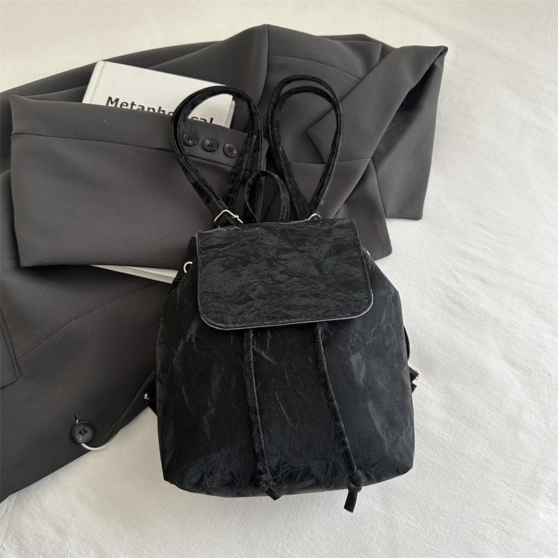 

Xiaohongshu тот же рюкзак в стиле ретро с высоким чувством ценности 2025ins модный новый универсальный рюкзак кроссбоди чёрный