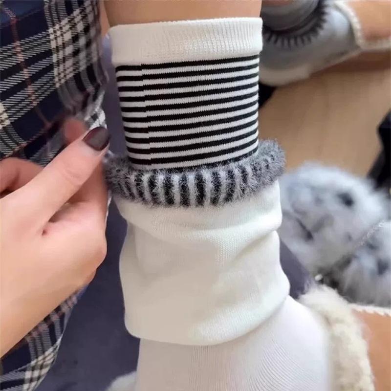 Autumn Girl Mid-calf Double-layer Spliced Socks for A Slimming and Stylish Look, Flared Flared Combed Cotton Pile Socks, Niche Striped Trendy Socks