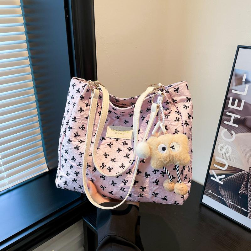 Sweet Wind Portable Tote Bag Women's Bag Autumn New Large Capacity Light Luxury Shoulder Bag Versatile Underarm Bag