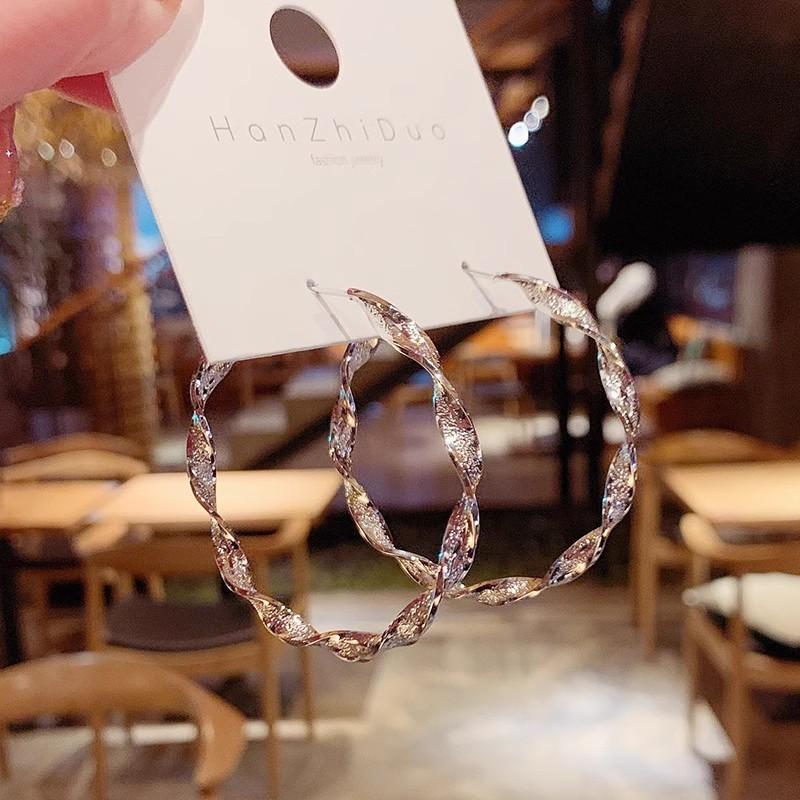 Statement Exaggerated Spiral Wave Hoop Earrings Basic Minimalist Personality Frosted Metalized Huggie Jewelry Women Brincos Christmas Day Girl