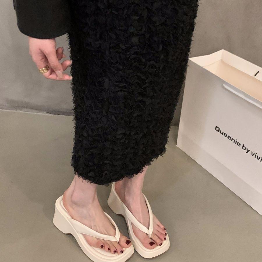 Muffin Thick-soled Sandals Pinch Feet Flip-flops Shoes Women's Shoes Fashion Outer Wear 2025 Summer Slope Heel Heightening Sandals