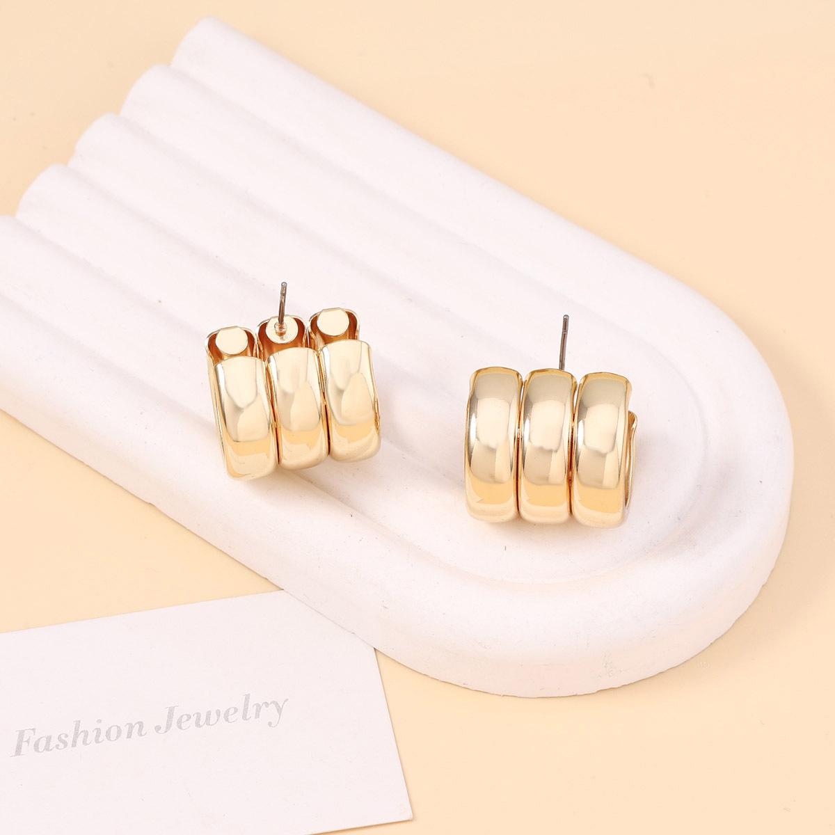 

Хип-хоп панк стиль три кольца простое кольцо персонализированные серьги-пусеты, простые и модные повседневные геометрические многослойные серьги