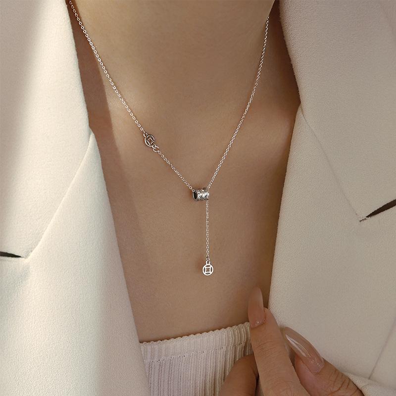 Small Waist Necklace Women's Sweater Chain Light Luxury Niche Design Sense Collarbone Neck Chain