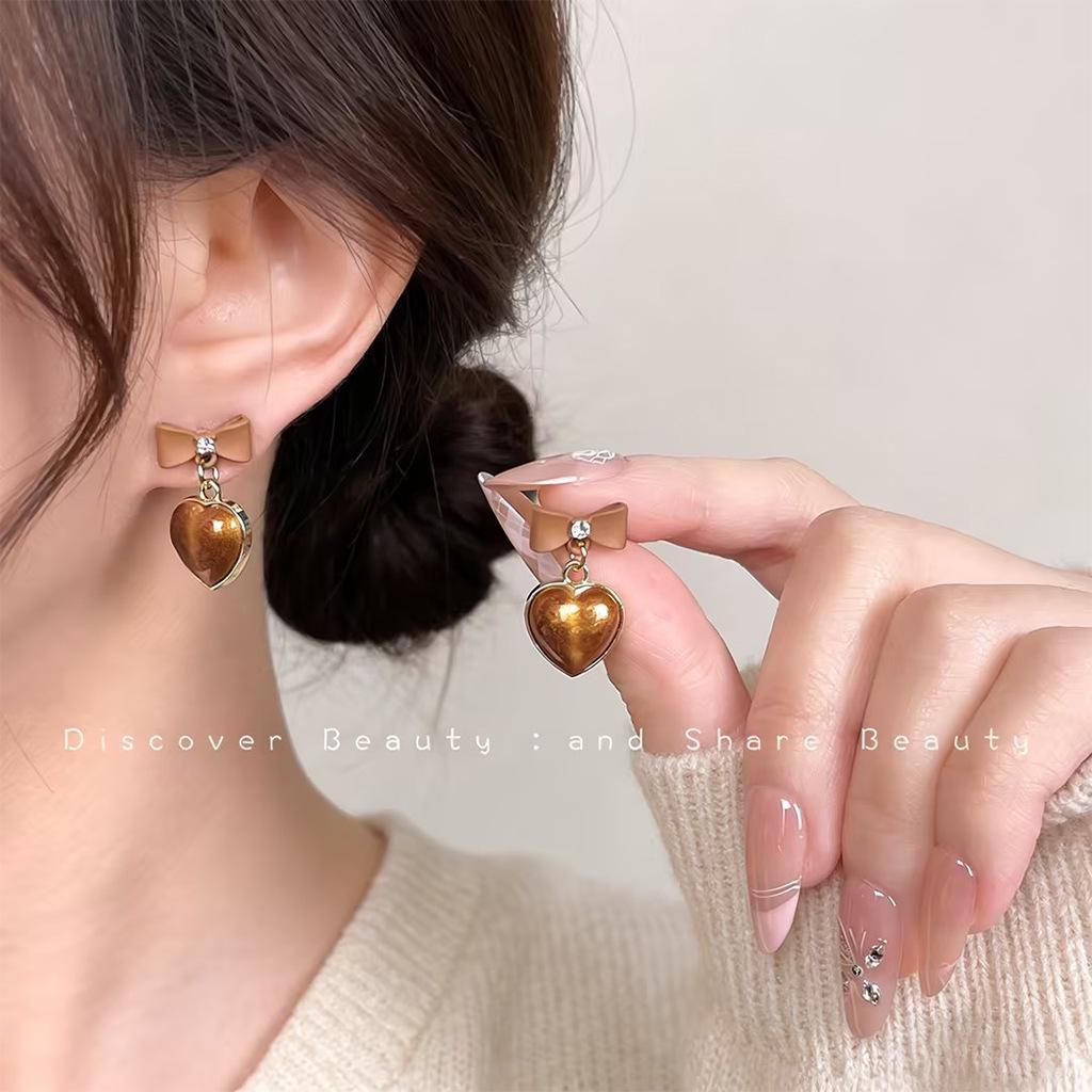 Retro Maillard Gradient Geometric Enamel Stud Earrings: Fashionable, Luxurious, High-End Women's Style