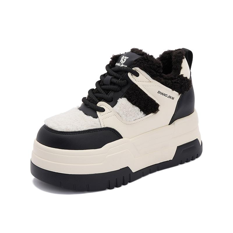 Thick-soled Fluffy Shoes for Women's 2025 Winter New Casual Sports Shoes, Fleece To Keep Warm and Versatile, and High-rise White Shoes In the Tide.