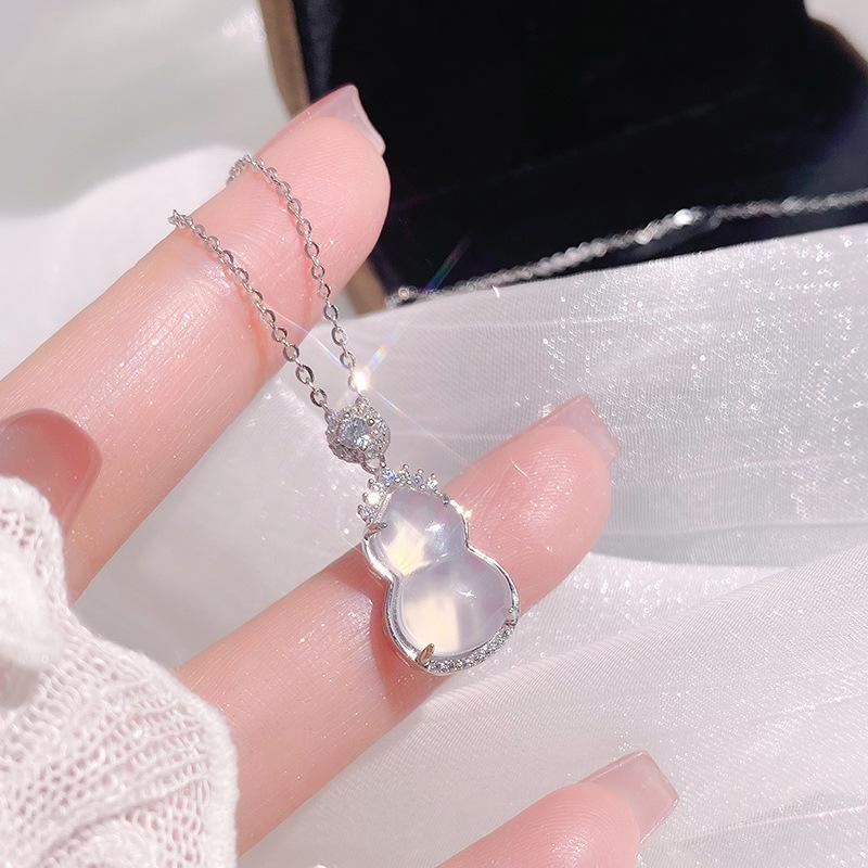 Gourd Round Zirconium Necklace with Fresh and Cool Temperament, Versatile Design, Niche Clavicle Chain