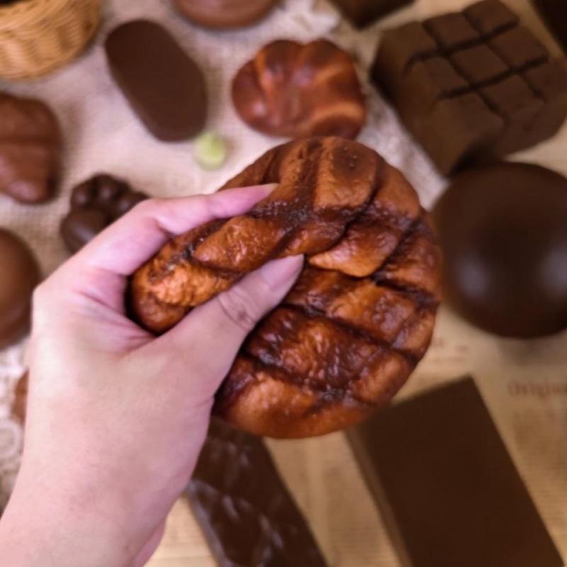 1 Stück Schokoladenbrot-Modell, Lebensmittelmodell-Ausstellung, Scherzartikel, Kann Stress abbauen, Hat eine Slow-Rising-Funktion, Dekorative Requisite