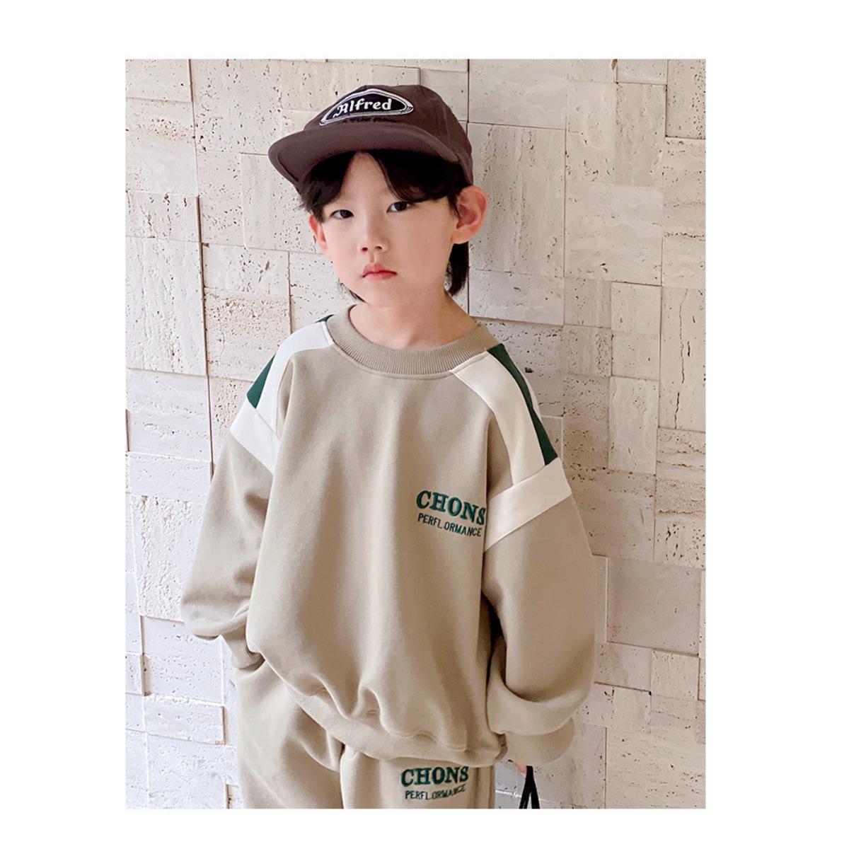 

Мальчиковый осенний наряд, Детская одежда, Новый стиль, Детская осенняя толстовка в западном стиле, Комплект из двух предметов, Мальчиковая весенне-осенняя одежда 100cm хаки