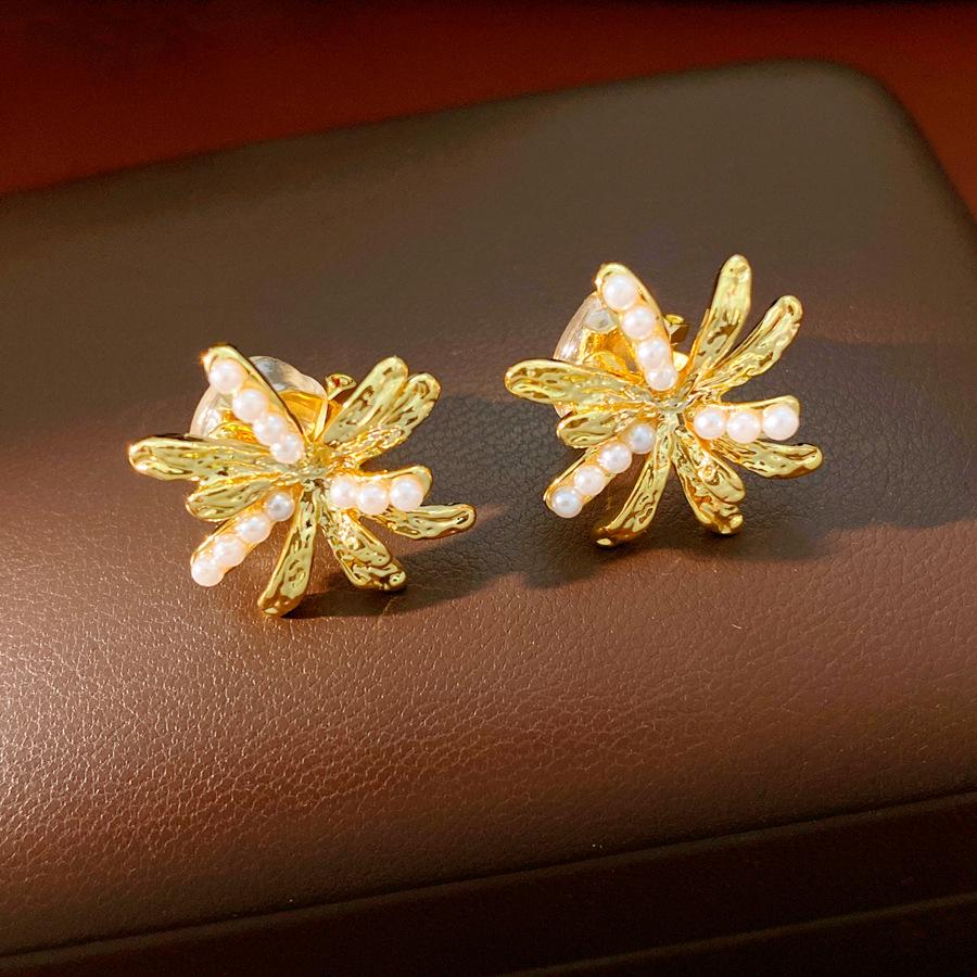 18K Gold Plated Zircon Oval Ear Clip - Elegant No-Piercing Ear Cuff Earrings