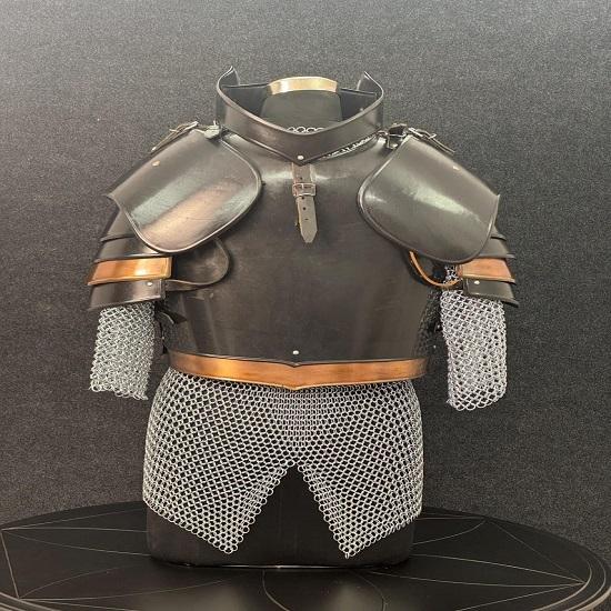 Set di armature da cavaliere templare, armatura iconica medievale indossabile, mezza armatura, costume da cavaliere templare per cosplay.