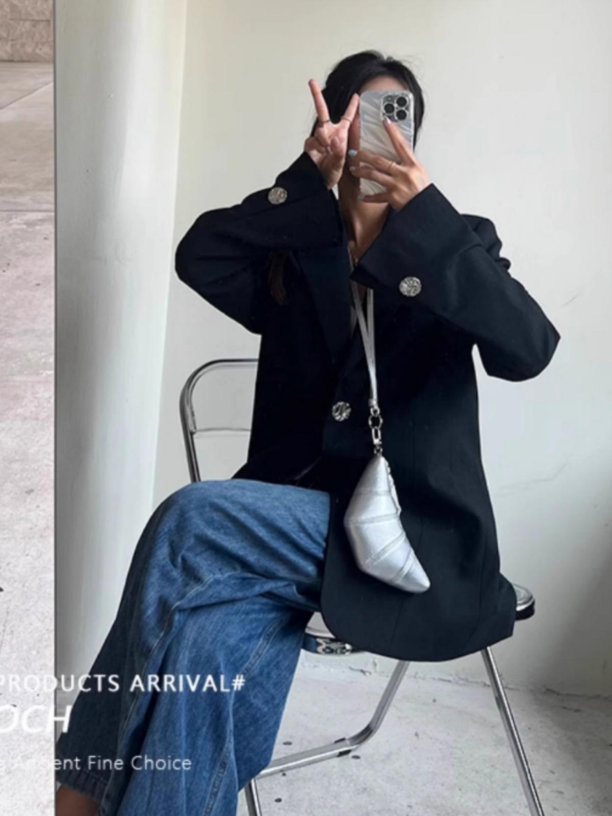 

2024 мода ниша дизайн текстура мягкая кожа мини круассан рог ретро изысканная сумка шнурок сумка для мелочи серебряный