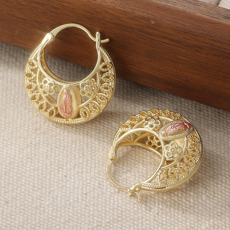 Vintage Hand Carved Hollow Flower Textured Hoop Earrings Women's Elegant Exquisite Golden Plated Banquet Festival Jewelry Crafts