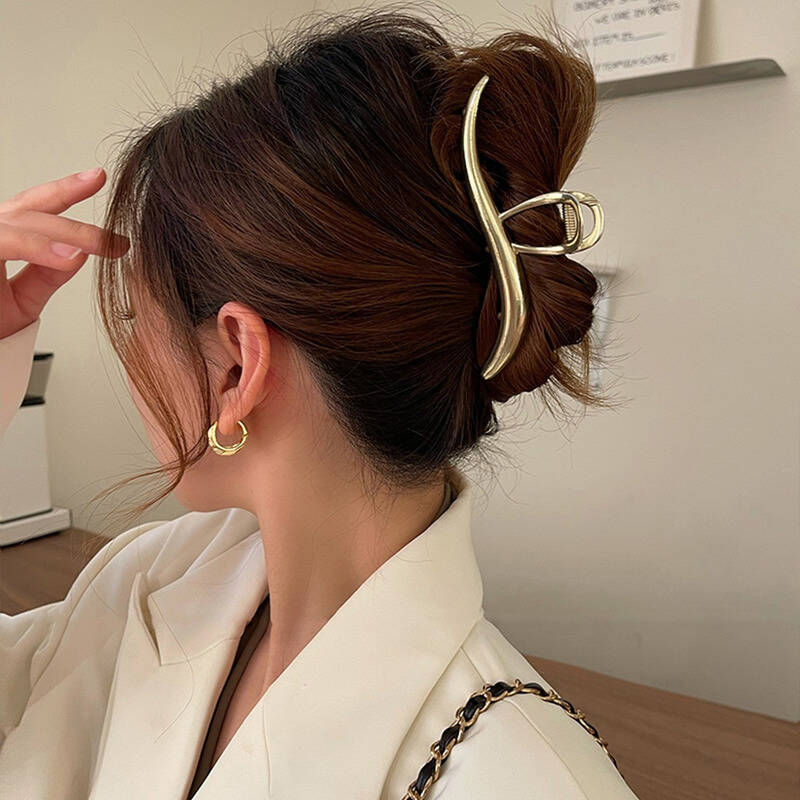 Unique Metal Irregular Shark Hair Claw Trendy Punk Black Silver Color Hair Crab Clip Clamp Women Hairpin Korean Hair Accessories