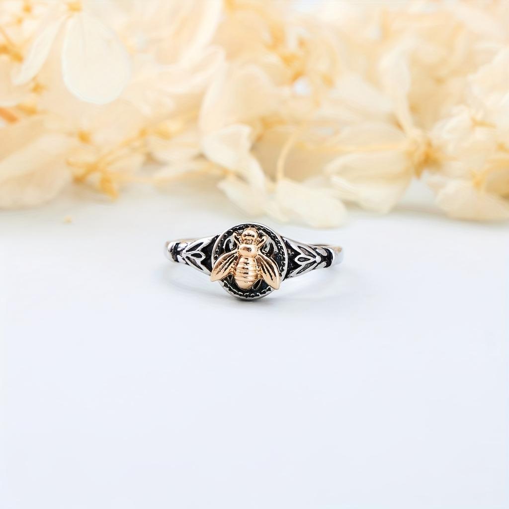Vintage-Inspired Bohemian Bee Carved Ring - Zinc Alloy Construction, Antique-Style Band, No Plating, Fashionable Jewelry for Daily Wear, Gift Giving,
