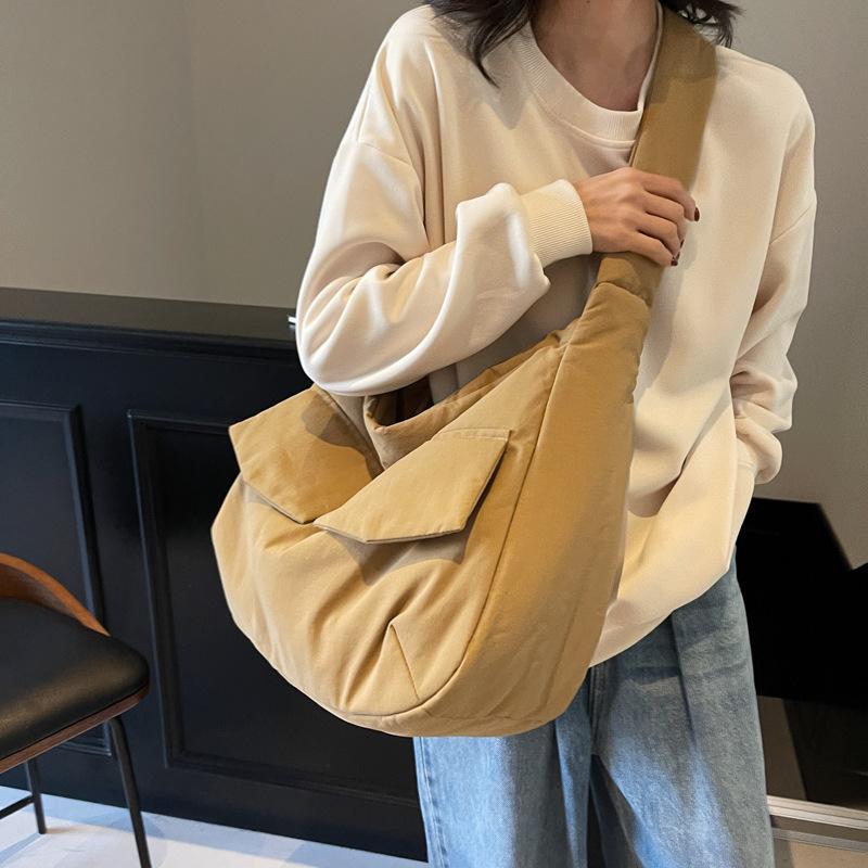 Korean version of simple lazy wind messenger bag women's large-capacity solid color versatile shoulder bag going out casual cotton clothes tote bag