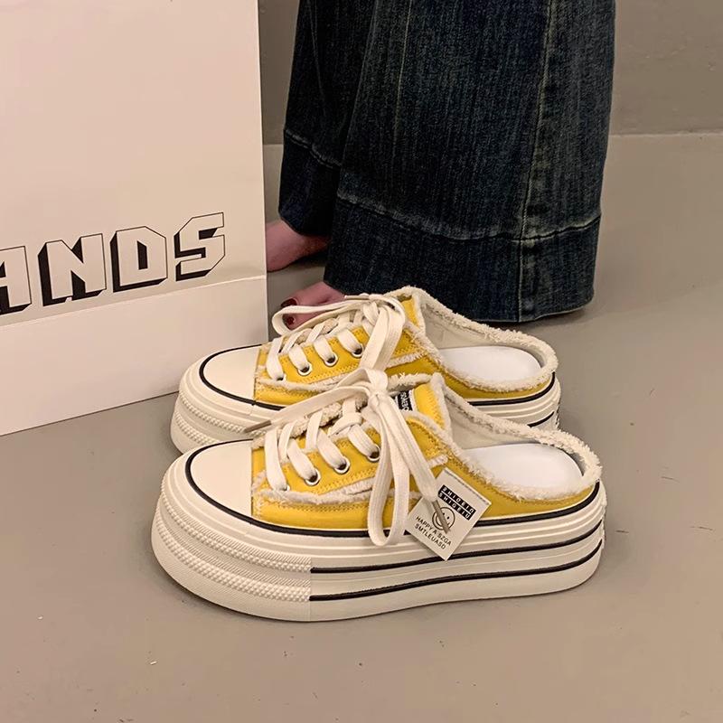 Baotou wears lazy people with one foot and half slippers, women's 2025 new fashionable and versatile comfortable beach small single shoes with th