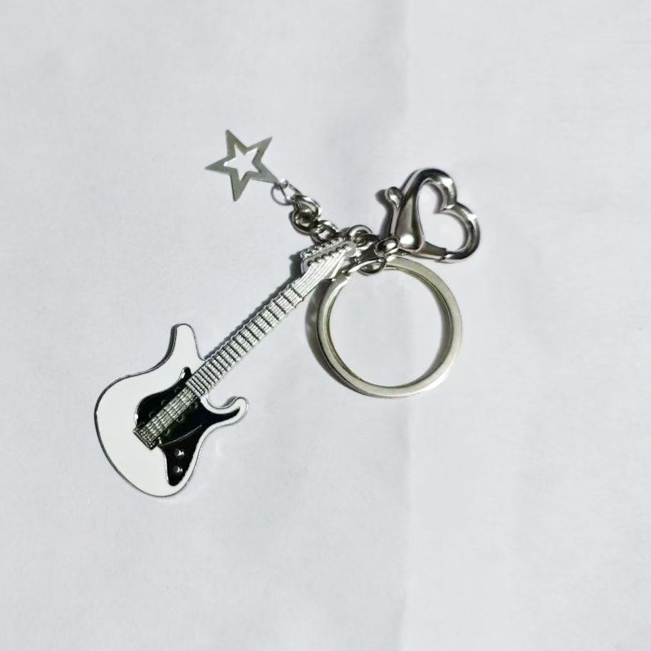 Y2K Hot Girl Electric Guitar & Star Pendant Keychain - Retro Sweet & Cool Millennial Style Ornament