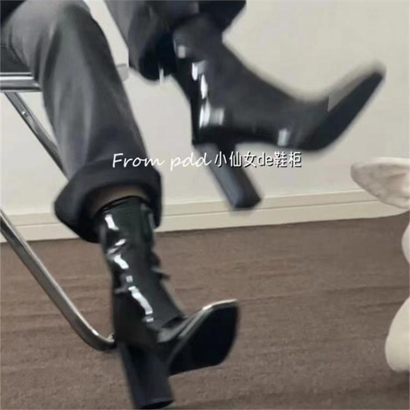 Kendou gleiche kurze Stiefel Kinder im Herbst und Winter 2024 neu quadratische Zehenpartie Lackleder dicker Absatz kurzer Schaft dünner hoher Absatz dünne Stiefel