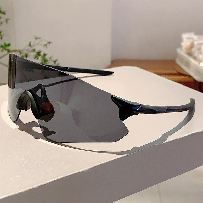 New Large Frame Sports Glasses Outdoor Integrated Cycling Sunglasses Mountaineering Men'S And Women'S Fashion Eyeglasses