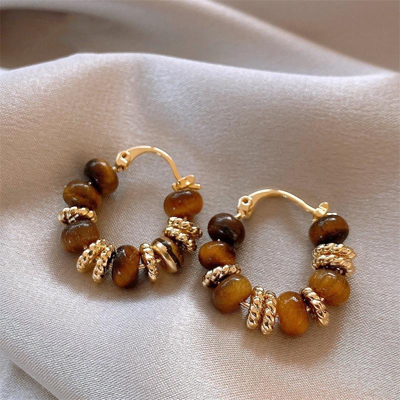 Boucles d'oreilles carrées vintage en métal doré avec perles Bijoux de mode français Accessoires de luxe pour femmes ou filles Boucles d'oreilles pendantes Cadeaux