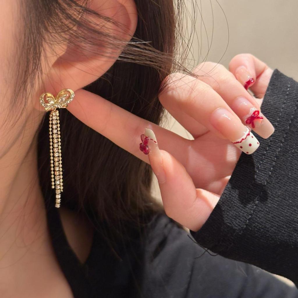 Exquisite Japanese & Korean Zircon Butterfly Tassel Earrings: Luxe, Fashionable & Dazzling