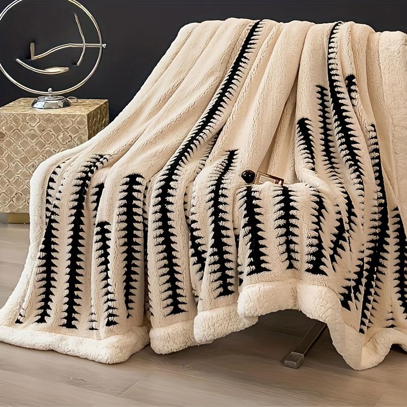 Thicken Plush Keep Warm Blanket Autumn and Winter Soft Comfortable Home Office Sofa Nap Blanket Coral Fleece Shawl Quilt Bedding