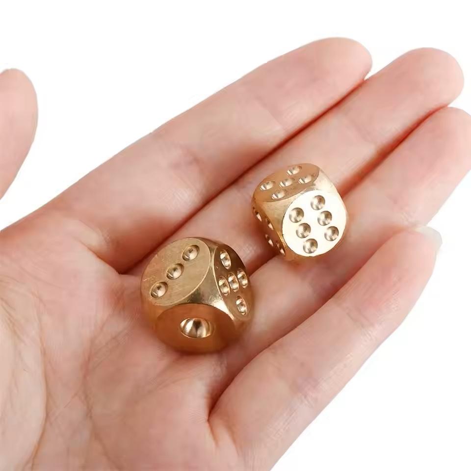 2 Pcs Metal Dice Solid Brass Gold High-Quality 6-Sided Game Dice Hand Polished Stress Relieving Family Gathering Toy 15Mm