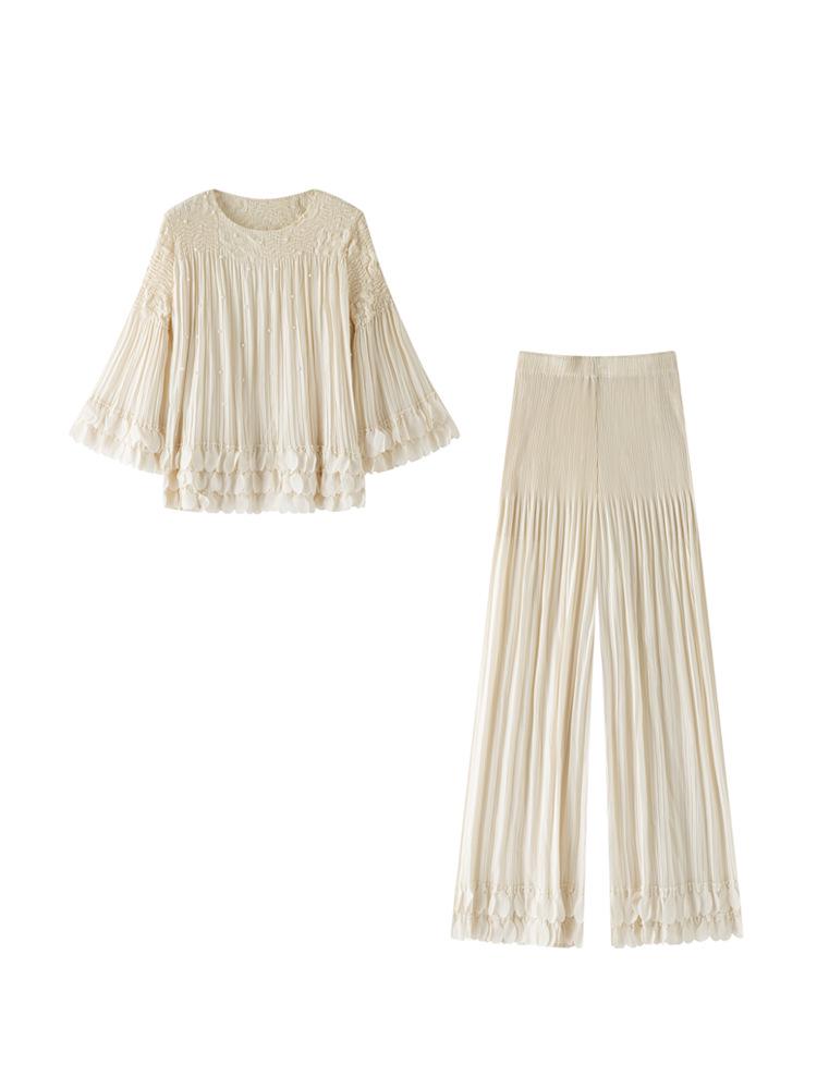 

Miyake-Inspired Exquisite Pleated Outfit: Bead-Embellished Two-Piece Set with Casual Pants. One Size бежевий