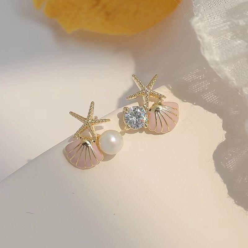 Ocean-Themed Asymmetric Stud Earrings – Starfish and Seashell Pair with CZ & Faux Pearl, Boho Beach Jewelry Gift