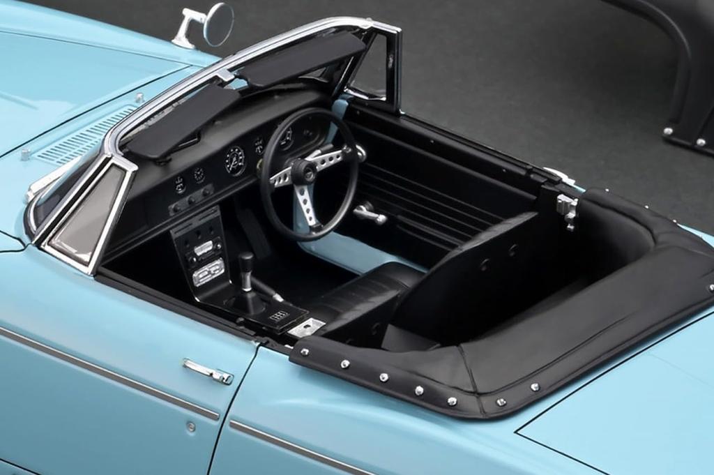 Model zapalování Datsun Fairlady 2000 LightBlue, hotový produkt 1/18 (SR311)