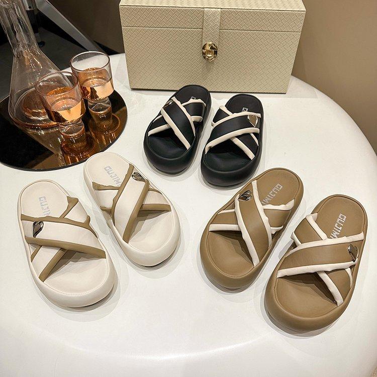 2024 New Korean Version of Platform Women's Slippers Fashion Trend Versatile Soft Sole Sandals Daily Casual Comfortable Women's Shoes