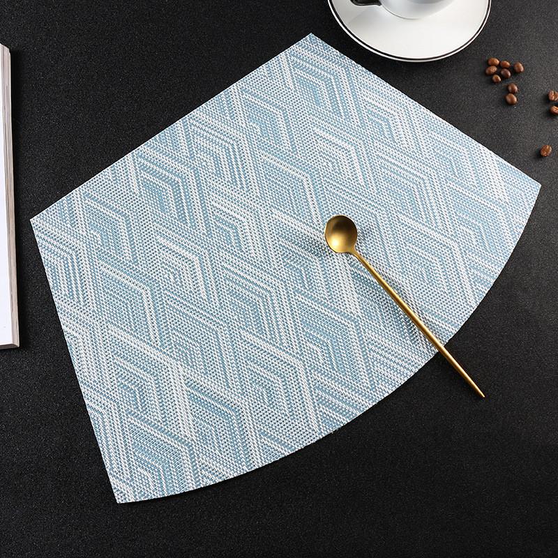 

1Pc Fan Shaped Placemat Diamond Pattern PVC Heat Insulation Pad Non-slip Table Mat Dinner Coaster Kitchen Accessories 44x29cm синій