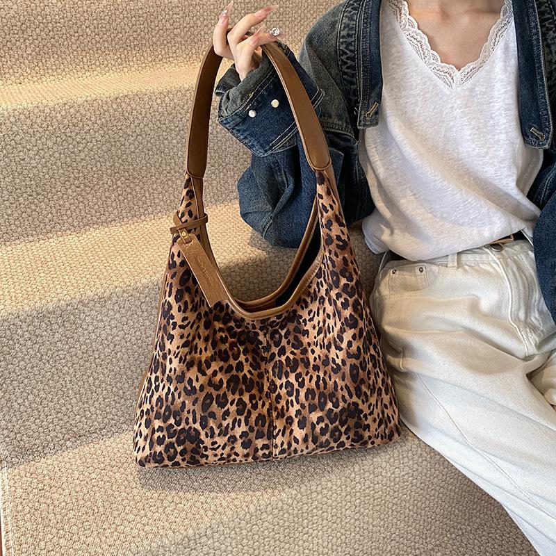 2025 Underarm Bag New Tote Leopard Print Fashion Shoulder Commuter Messenger Bag Large Capacity Handbag Bag