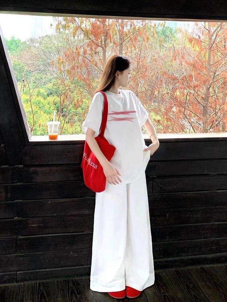 American Retro Letter Plus Size T-shirt - Chubby Girls' Loose Summer Short Sleeve Top for Women, Trendy Niche Design, Ideal for Couples.