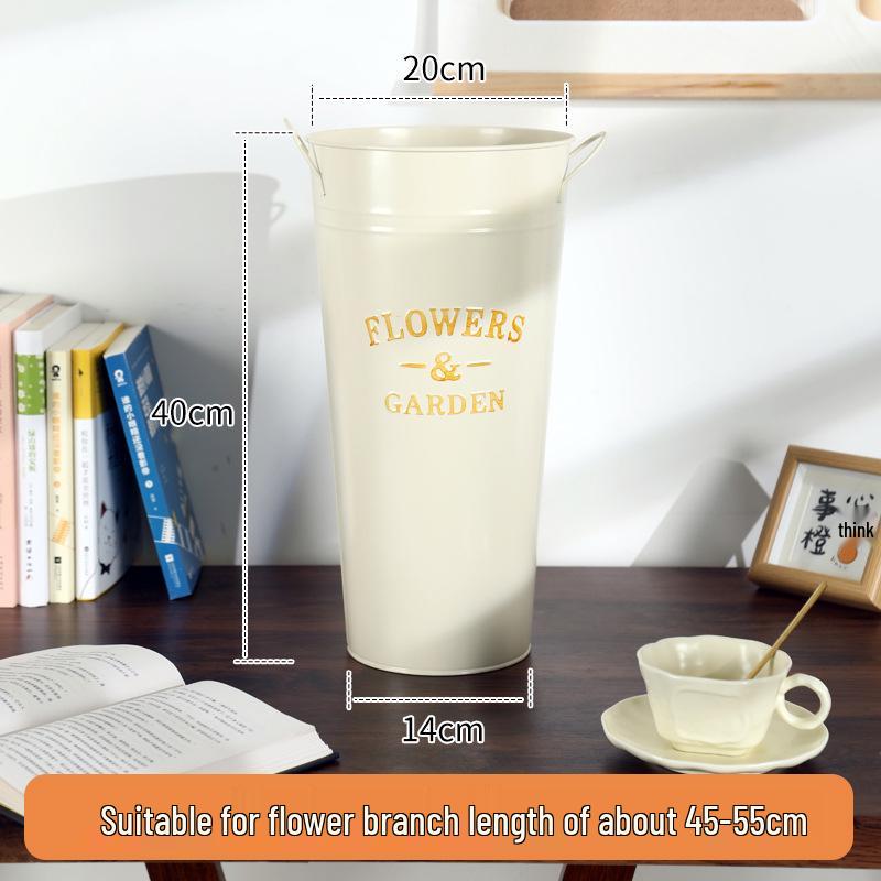 

Большая ретро-ваза из жести для напольных цветочных композиций и зеленых растений, декор в стиле легкой роскоши для гостиной.