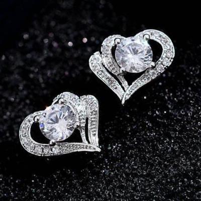 1 Pair Women Earring Heart-shaped Fashion Jewelry Alloy Woman Ear Studs Jewelry Gift for Party