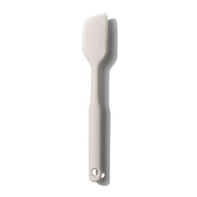 Espátula de silicone OXO S branco leitoso