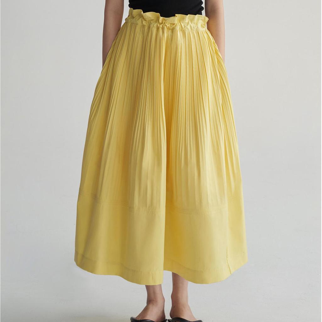 Women's White Pleated Midi Skirt - Minimalist A-line Style with Elastic Waist