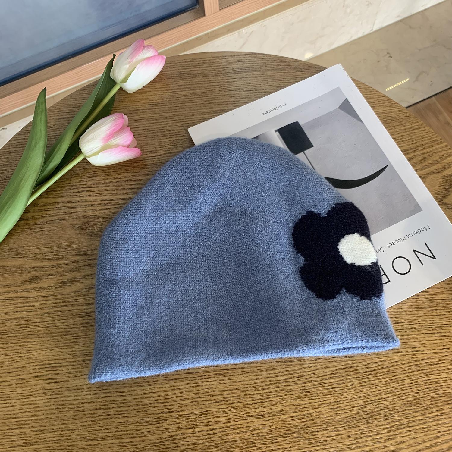 

Versatile Hat Style Sweet Cute Flowers Womens Warm Knitted Hatsbeanie синій