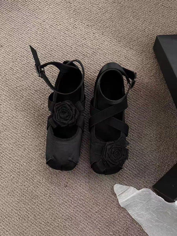 Retro flower cross strap single shoes 2025 summer shallow mouth square head ballet shoes new Chinese gentle flats