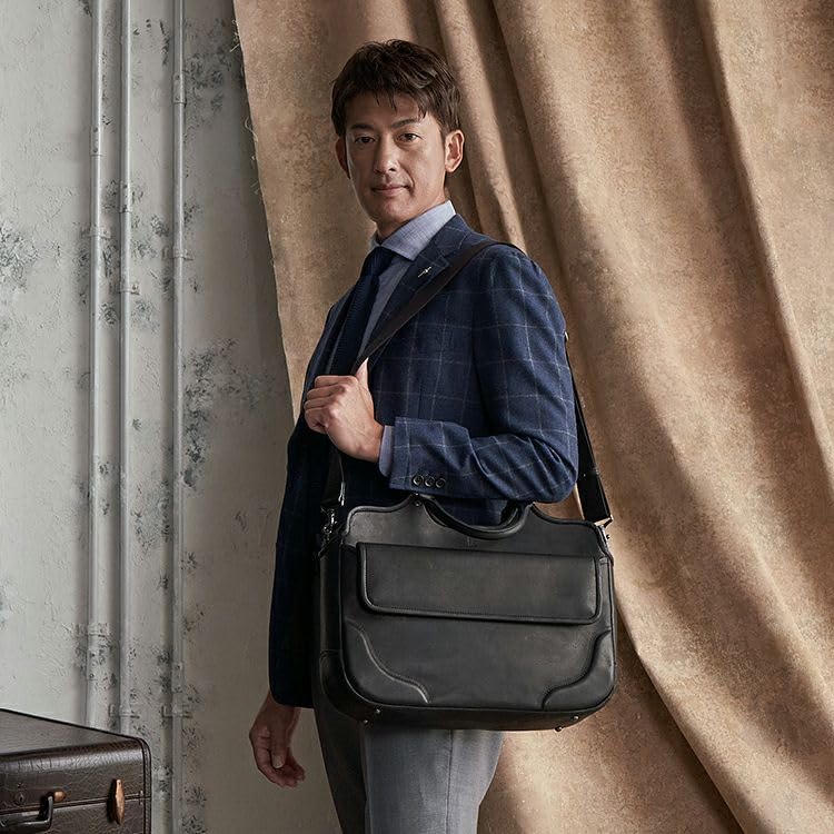 Official ORIGIN briefcase made by baseball glove manufacturer Horizontal genuine leather A4 shoulder bag Large capacity PC14 inch GA139 [Tryon] 2-way