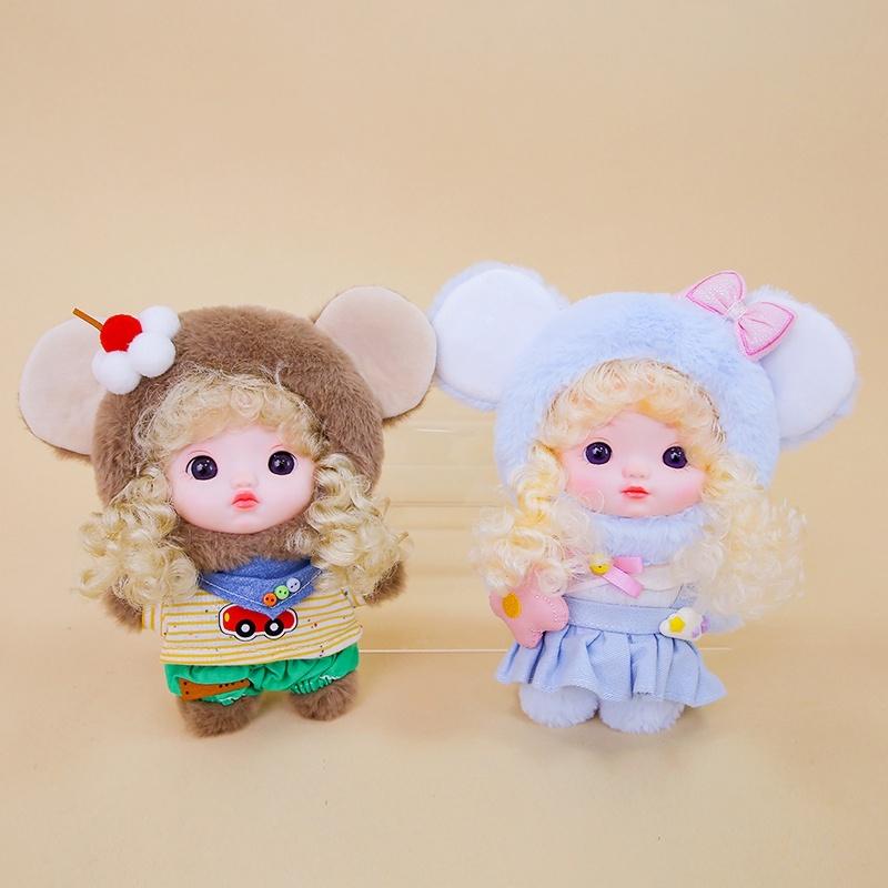 Exquisite Niedliche Puppe Vinyl Gesicht Plüschtiere Lockenköpfige Puppe Mit Kleidung Geburtstag Weihnachtsgeschenk für Kinder Mädchen Hängebeutel
