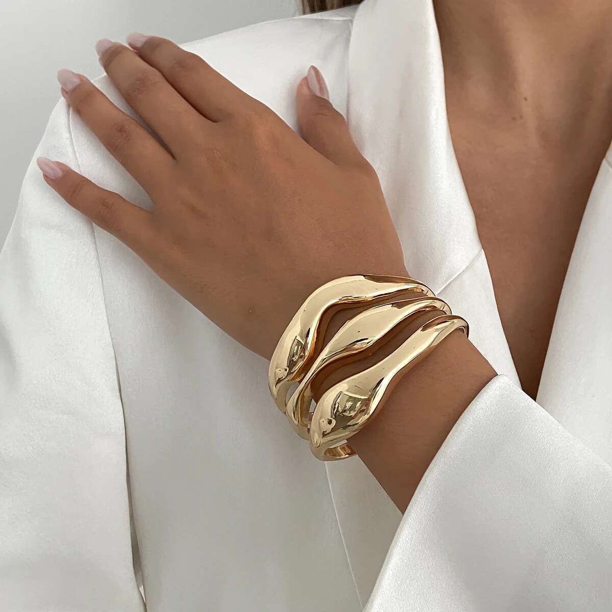 

Ingemark 2 Styles Trendy Simple Chunky Thick Bangles for Women Vintage Smooth Curved Alloy Bracelet Summer Charm Jewelry Gift