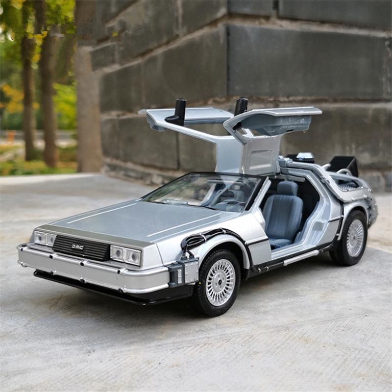 Welly 1:24 DMC-12 DeLorean Time Machine Back to the Future Alloy Race Car Model Diecast Metal Sports Car Vehicle Model Kids Gift
