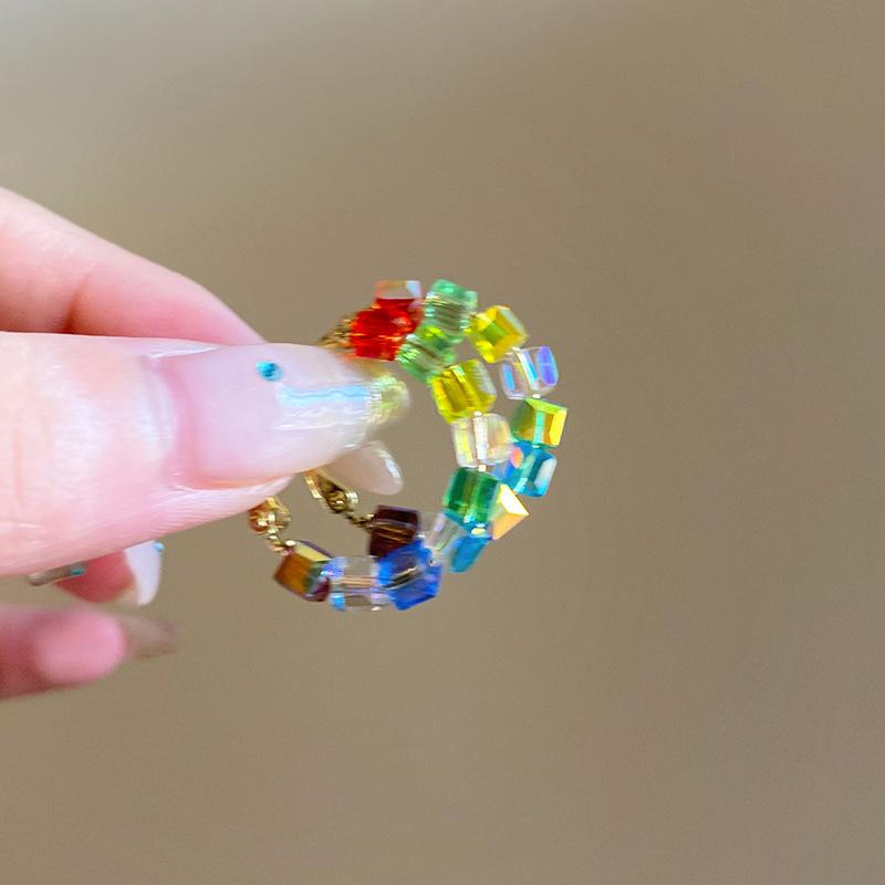 

Silver needle resin flower fringed earrings spring and summer Mori small fresh stud earrings seaside vacation style earrings