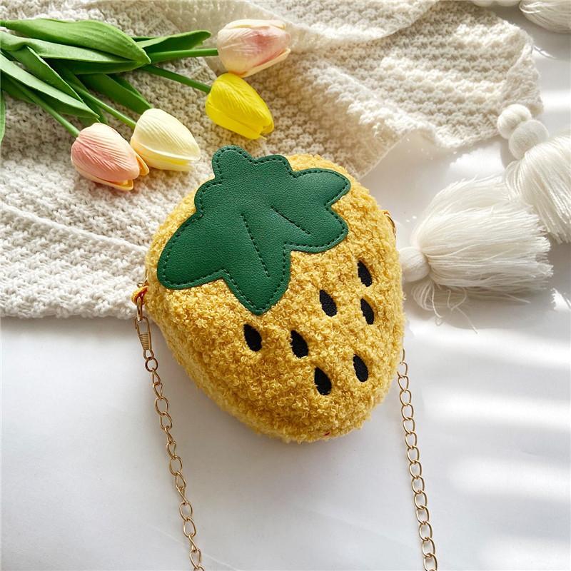 Girls Kindergarten Fashionable Plush Strawberry Chain Bag 2023 Soft Breathable Wearresistant Coin Purse