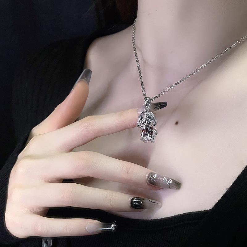 Puppy Red Natal Year High Sense Dark Wind Personality Fashion Necklace Niche Design French Collarbone Chain