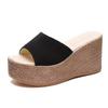 Slippers are worn outside, summer one-word flip flops, muffin bottom, non-slip slope and tide thick bottom sandals.