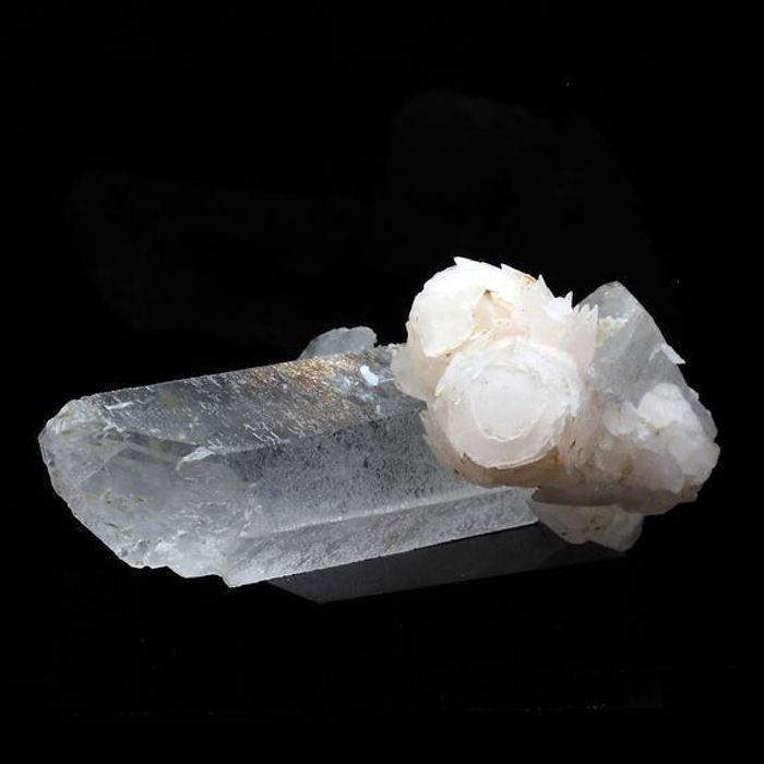 Pierres et Minéraux. Calcite + Quartz. 194.0 ct. Chine.