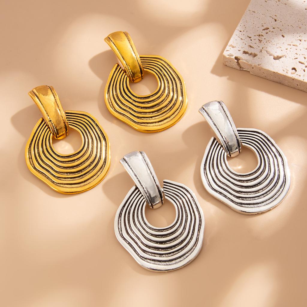 Retro Old Water Corrugated Stud Earrings Personalized Exaggerated Geometric Metal Thread Earrings Earrings